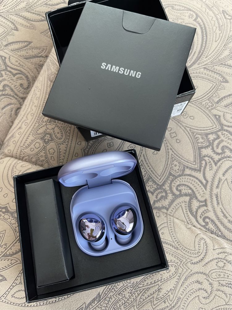 Продам новые Samsung Galaxy Buds Pro, гарантия год.