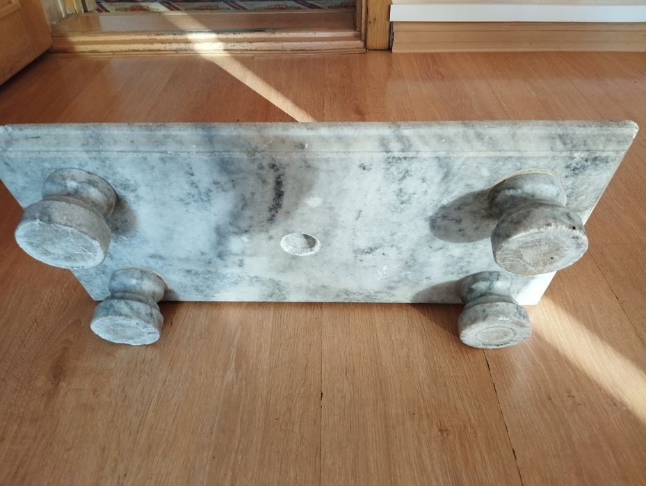 Флагодержатель СССР из мрамора