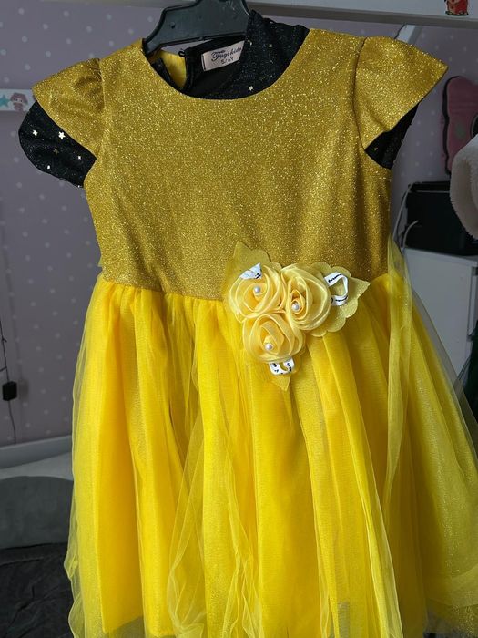 Продаю платье на 4-5 лет