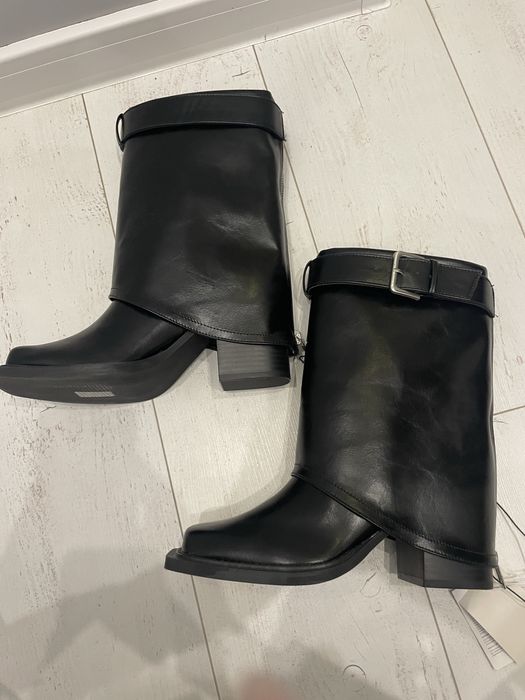 Нови ботуши Reserved