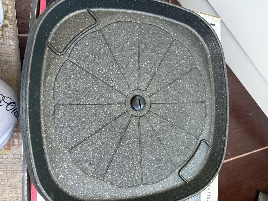 Сковорода для жарки овощей мяса ( корейского барбекю)