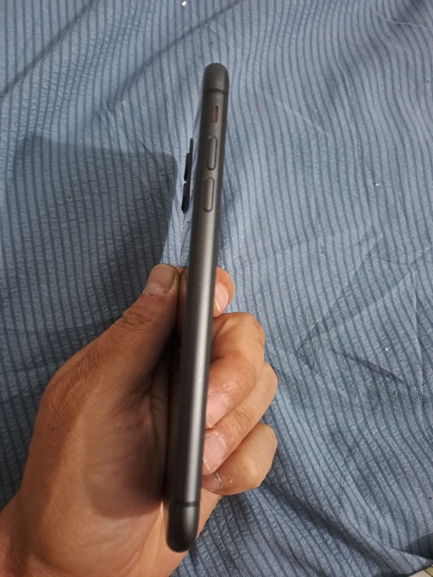 Продам iphone 11