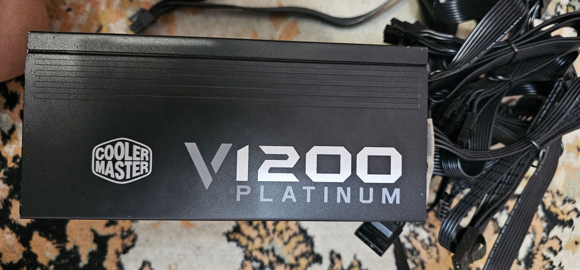 Sursa Cooler Master V-Series V1200, 80+ Platinum 1200W 500ron