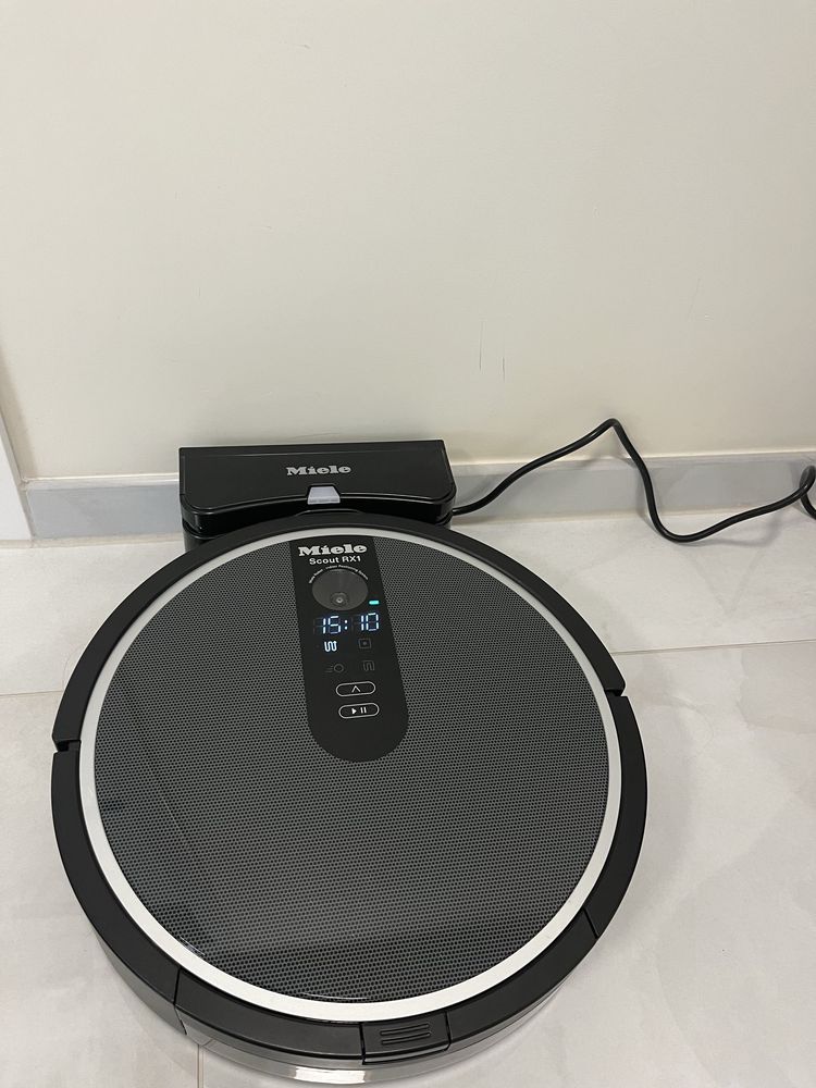 Робот Miele Scout RX1