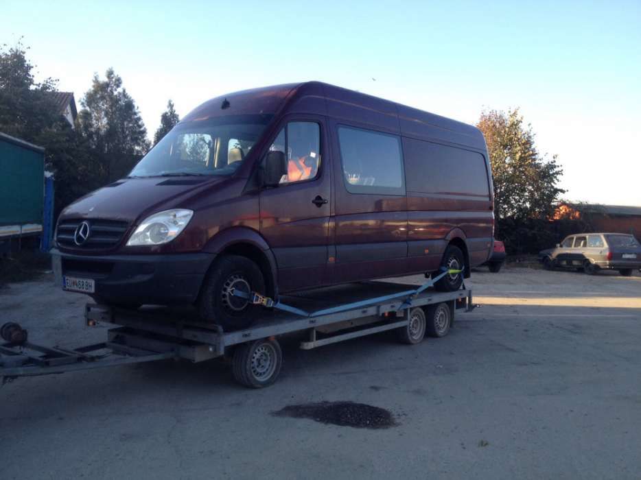 Tractari auto transport utilaje platforma Șlep trailer depanare 5.5 To