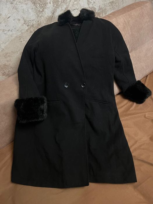 Продам женское пальто новое 46р