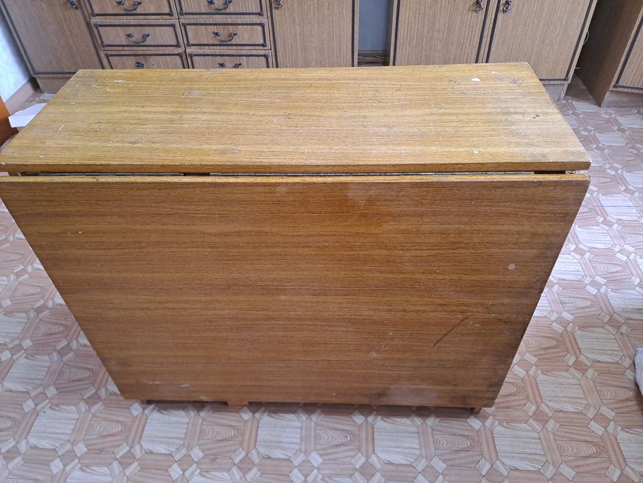 Продам б/у стол-книжка