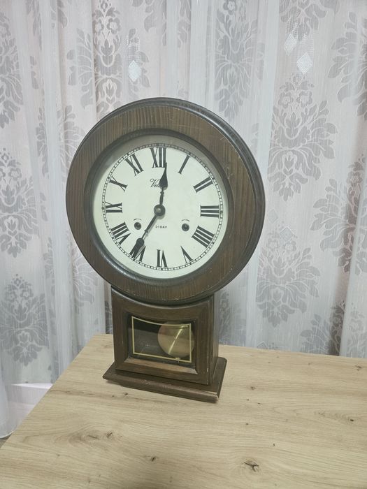Ceas cu pendul Velona