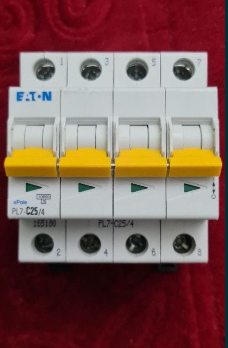 Schneider 80A VIGI 300mA, Schneider 4p 25A, Eaton  4p 25A