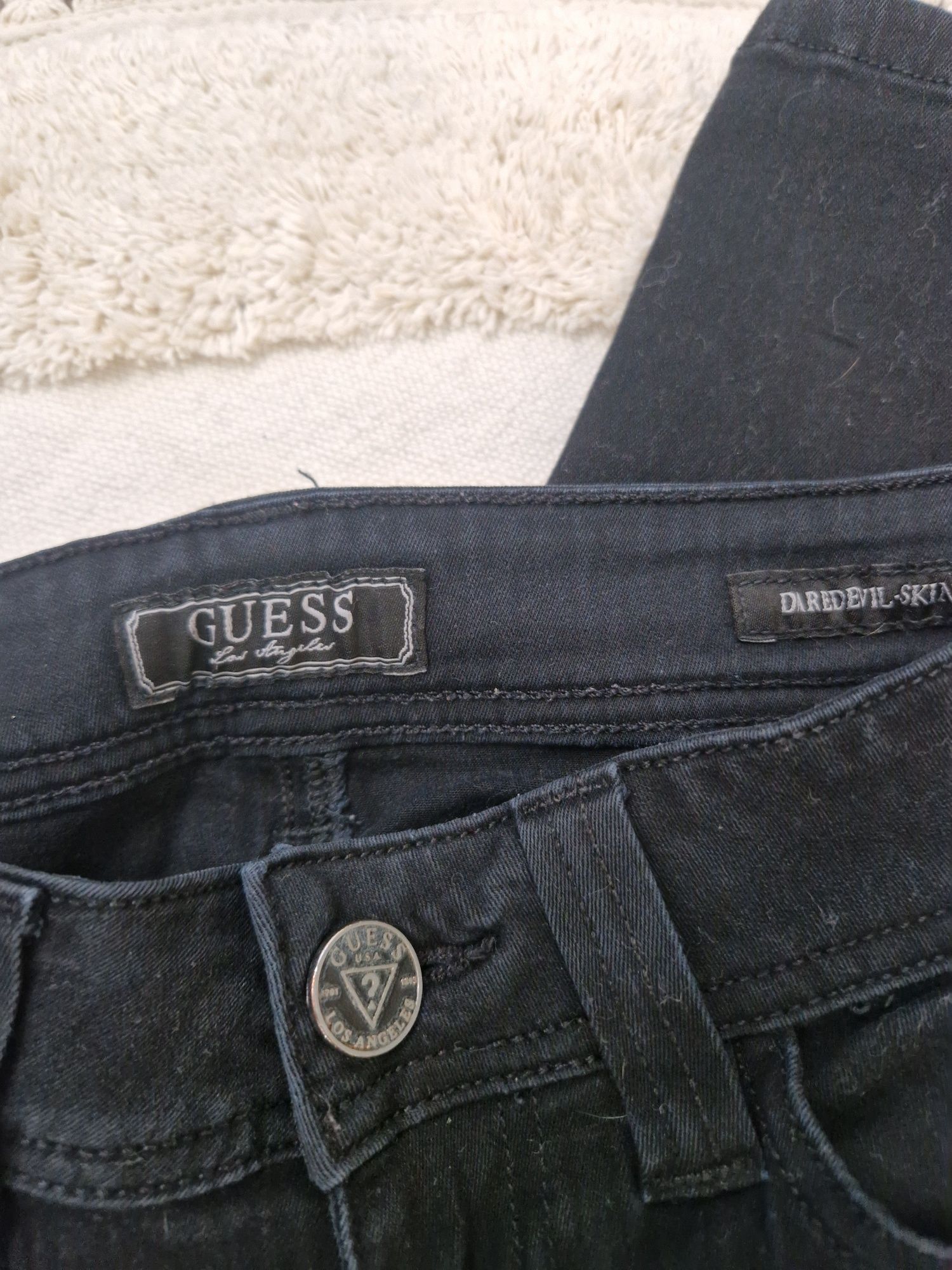 Guess - Дамски черни дънки - 25 размер - S