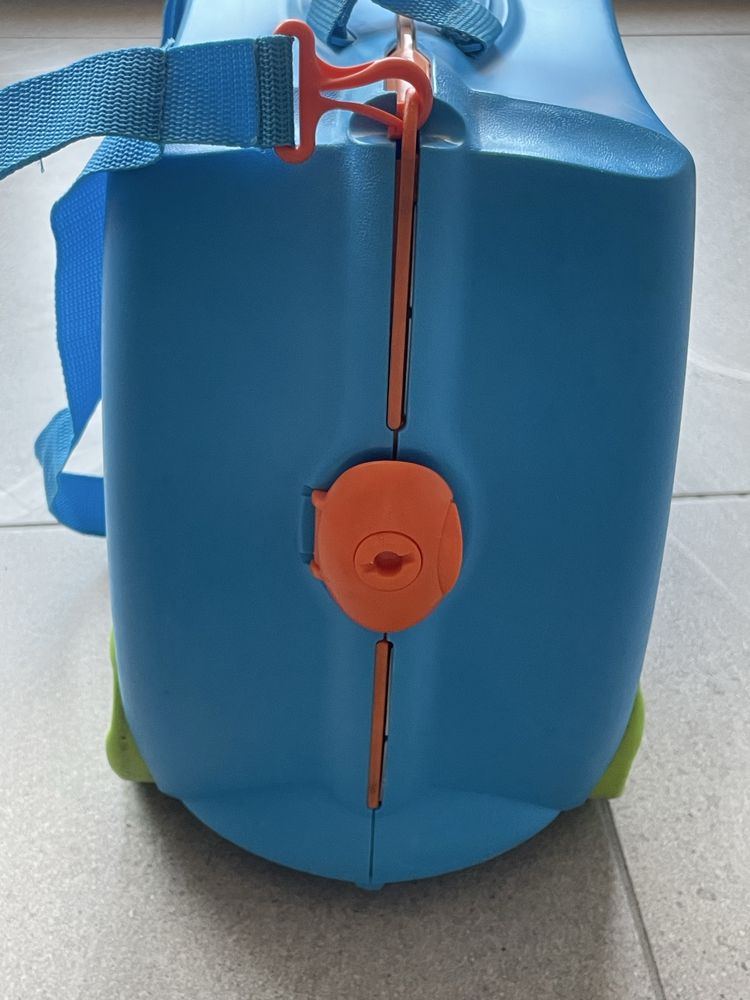 Troler Trunki albastru