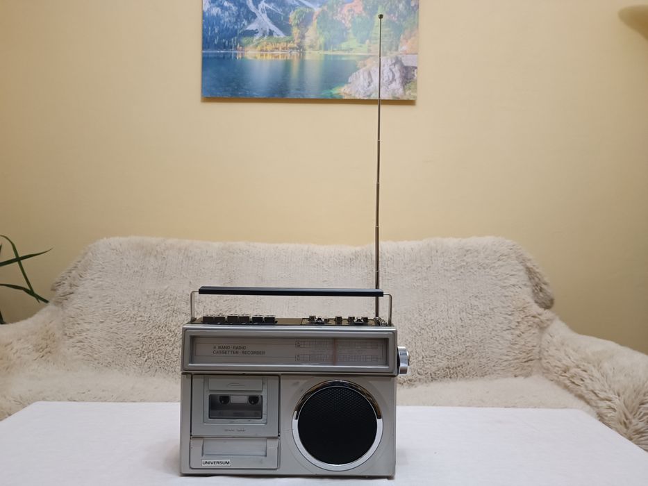 Касетофон Universum