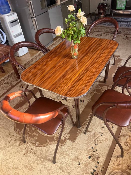 Стол стул сотилади