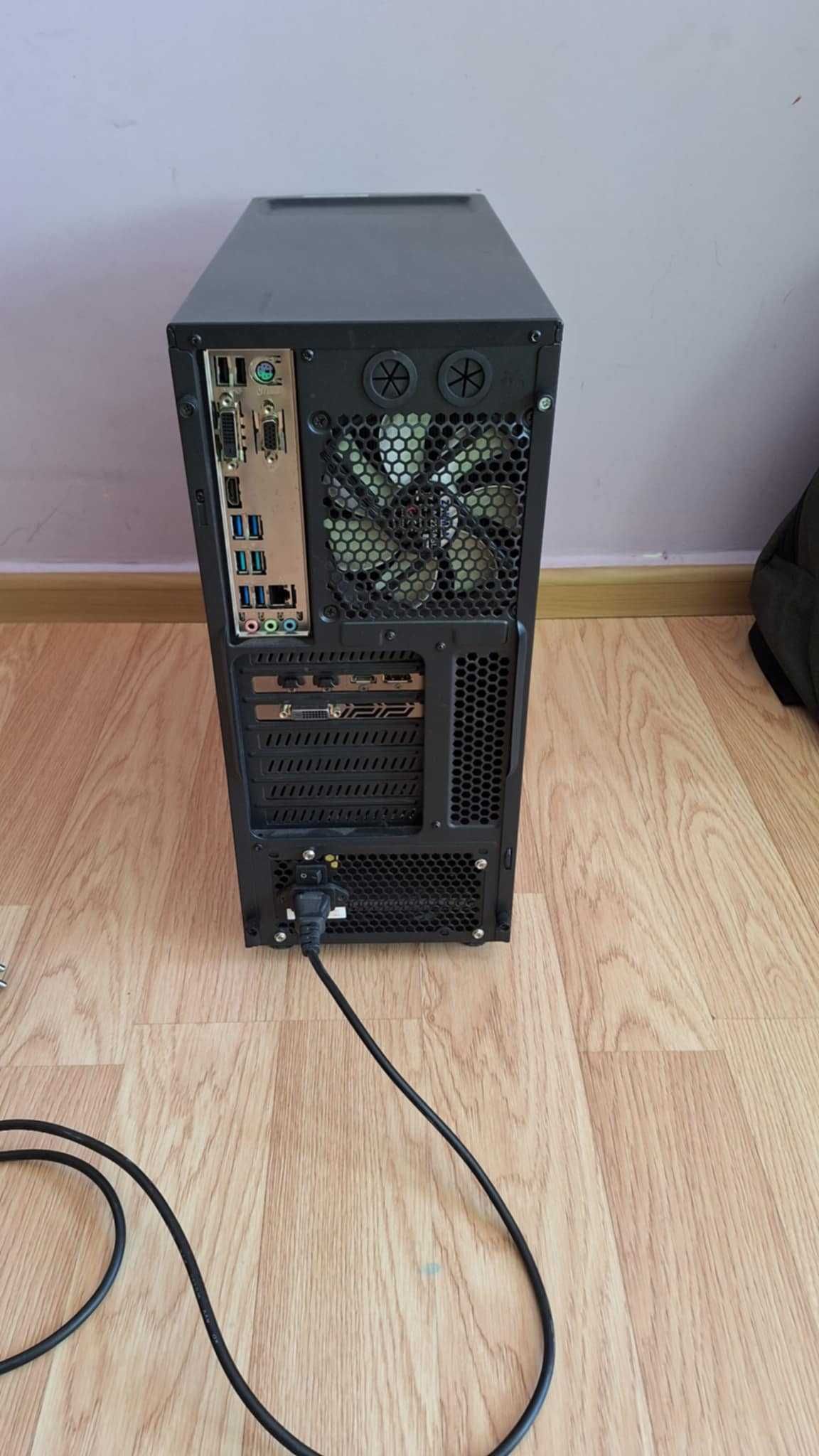 Настолен компютър / Desktop computer