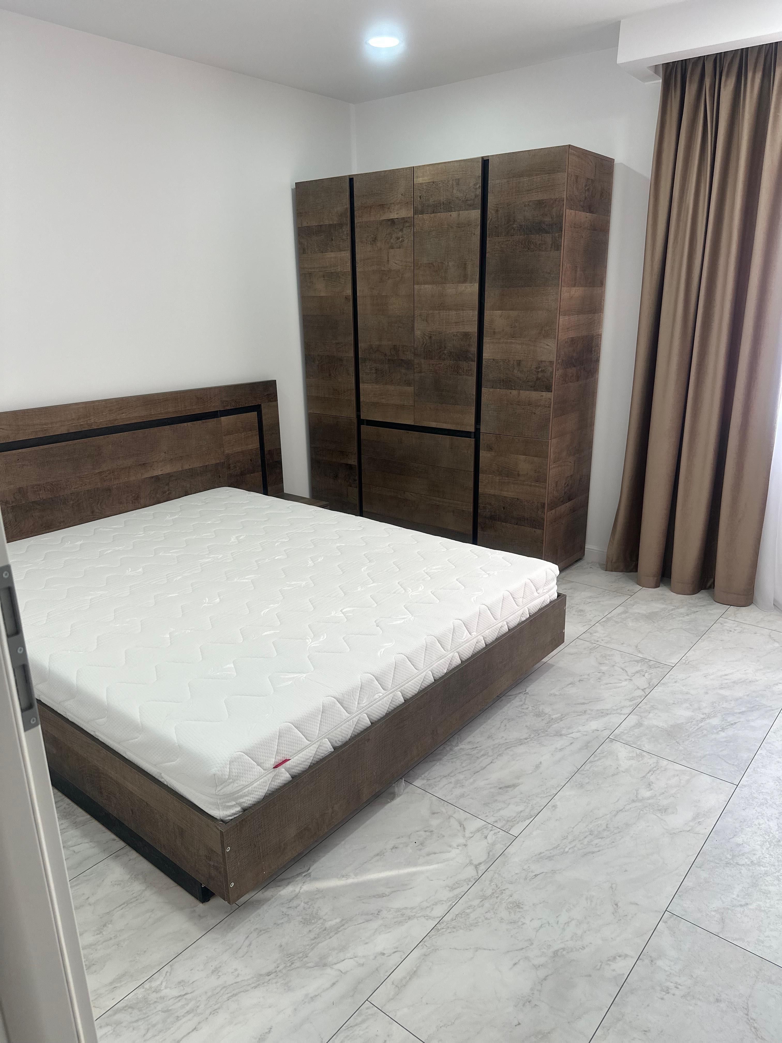 Închiriez casă zona Dacia
