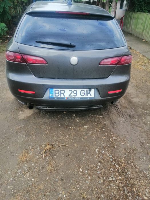 Vând Alfa Romeo 159