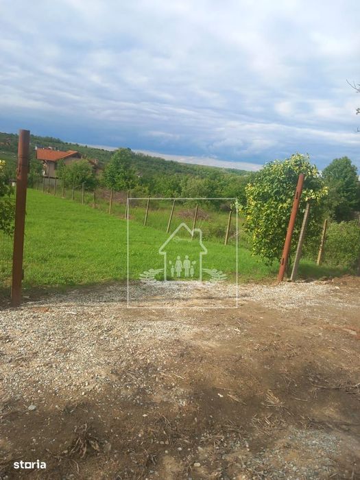 De vânzare teren construcții în suprafața de 790 mp cu 13ml front str.