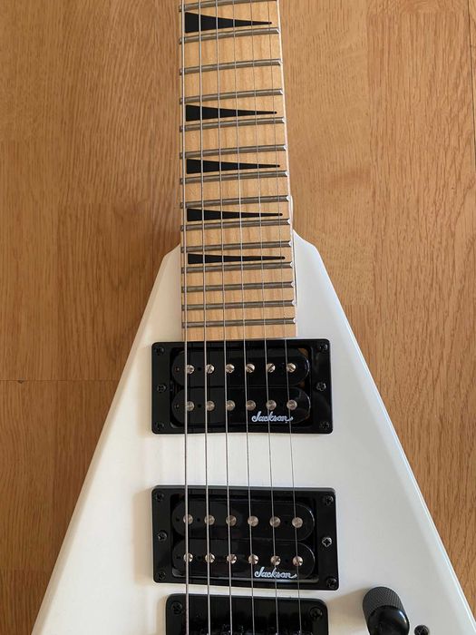 Chitară electrică Jackson JS1X Rhoads Minion AH FB Alb satinat