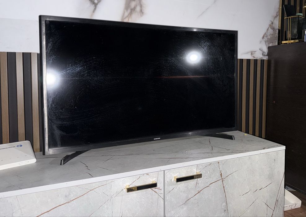 Продам телевизор