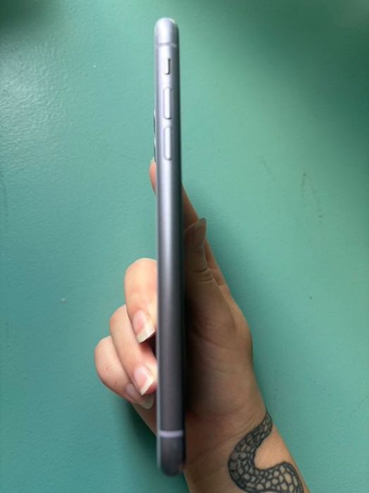 Vand Iphone 11 purple, 64gb