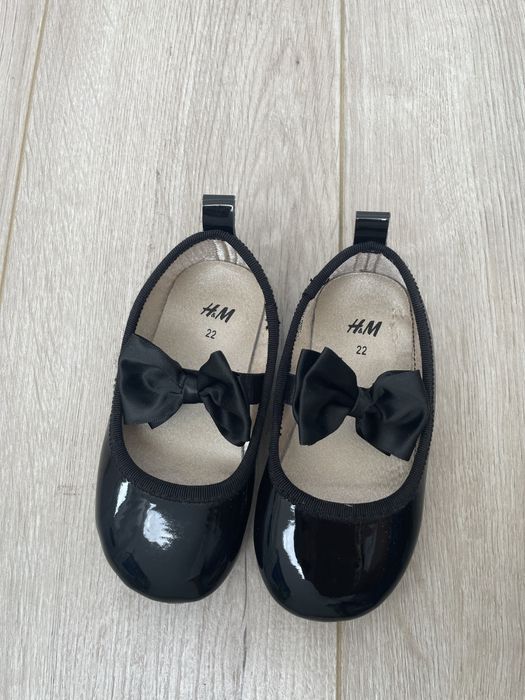 Пантофи с панделка