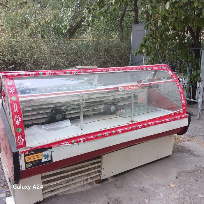 2 холодильника для продуктов в магазин