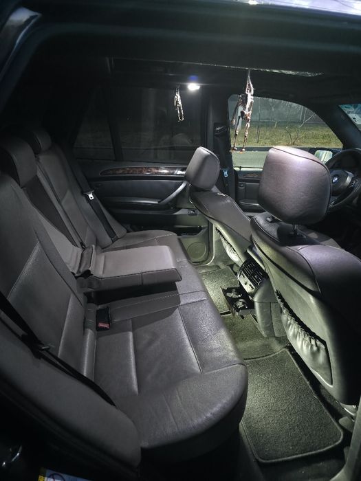 Vând sau schimb BMW X5 E53 3.0d 218 CP – 2006 – Automată Full Option