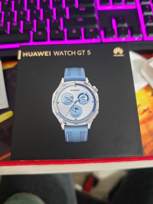 Huawei watch gt5 full box  plus curele