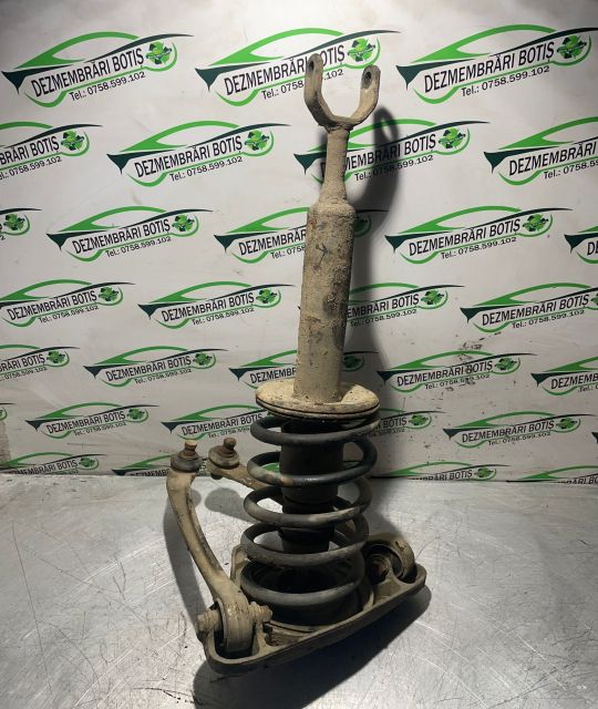 Arc fata dreapta Volkswagen VW Passat B5.5 (facelift)