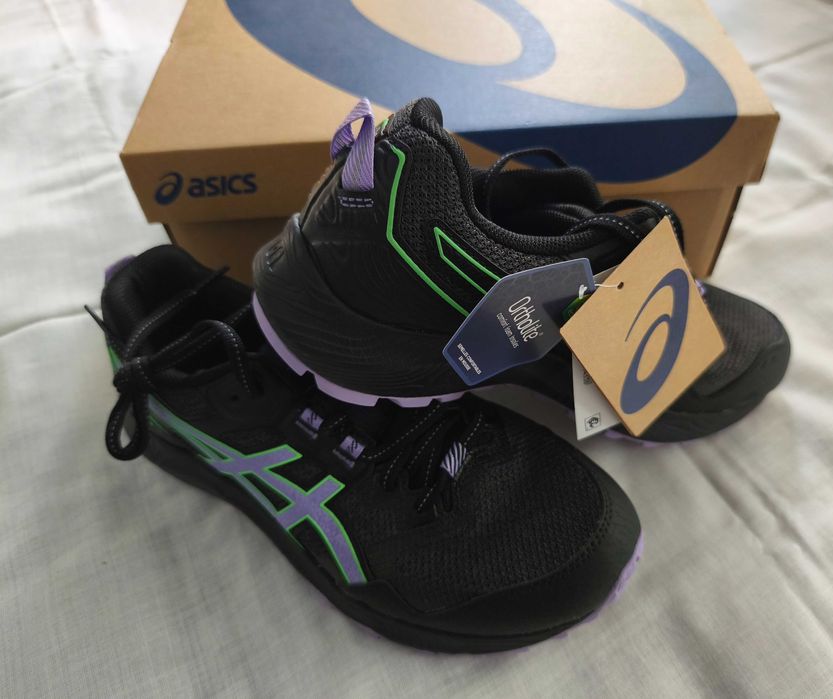 Adidasi pentru alergare Asics