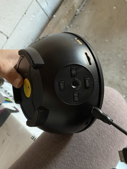 Lampa de veghe cu boxa portabila