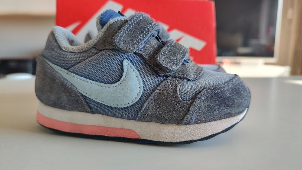 Маратонки NIKE 23,5 номер за Момиче