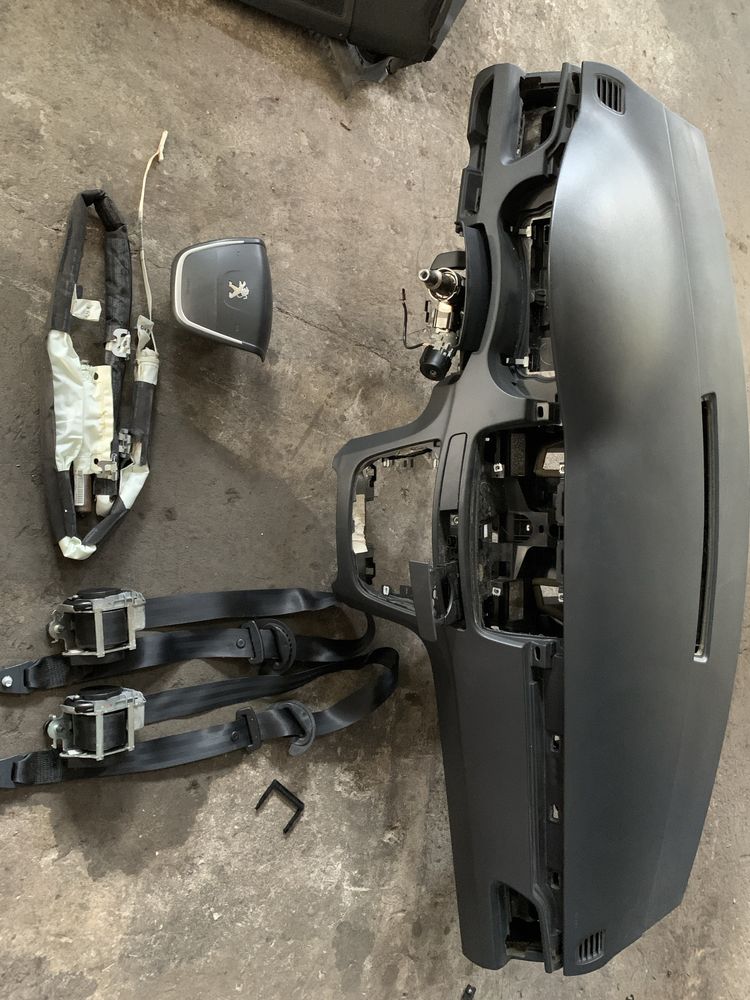 Puugeot 508 airbag pasager centuri