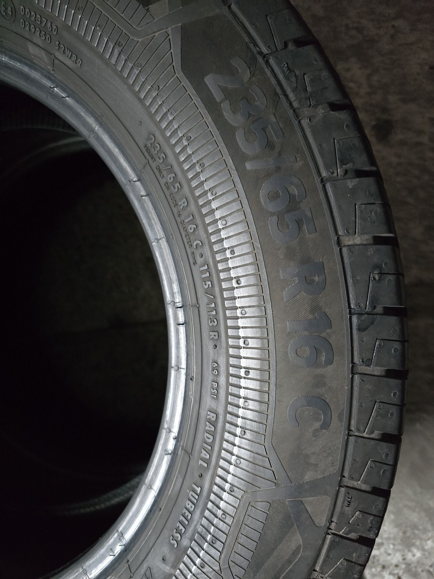 Continental 235/65 R16 C 115/113R vară