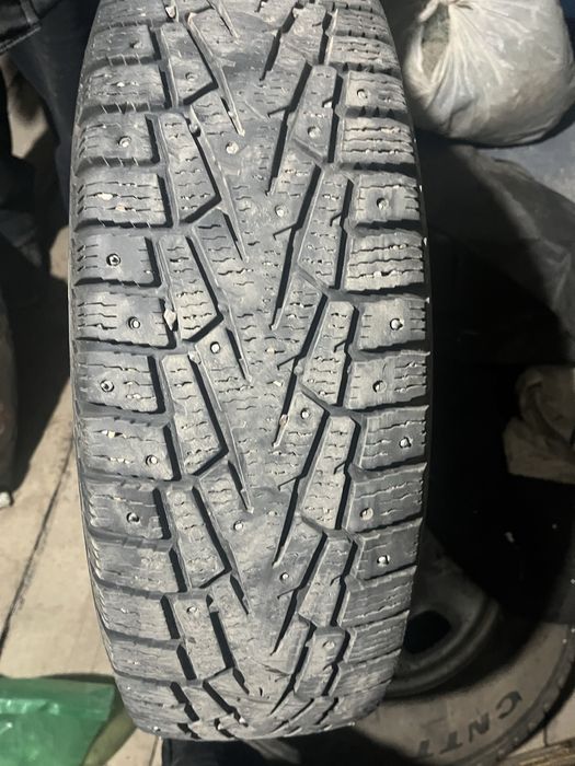 Продам б/у зимние шины