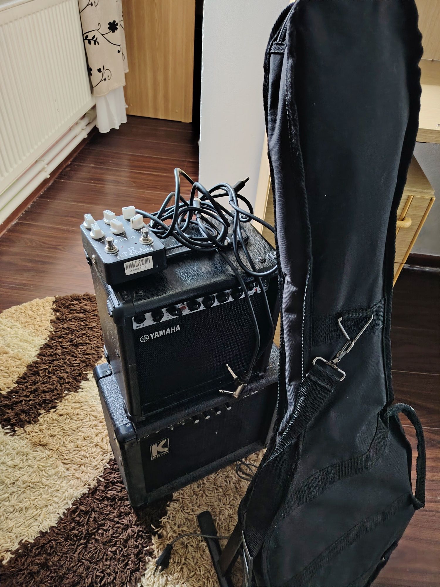 Vand consola dj ddj200,chitara yamaha erc121 c , orga yamaha e423