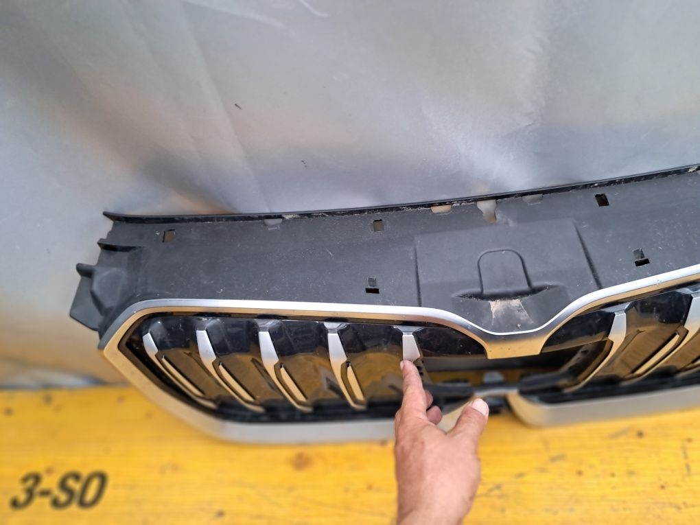 Грил решетка BMW X1 U11