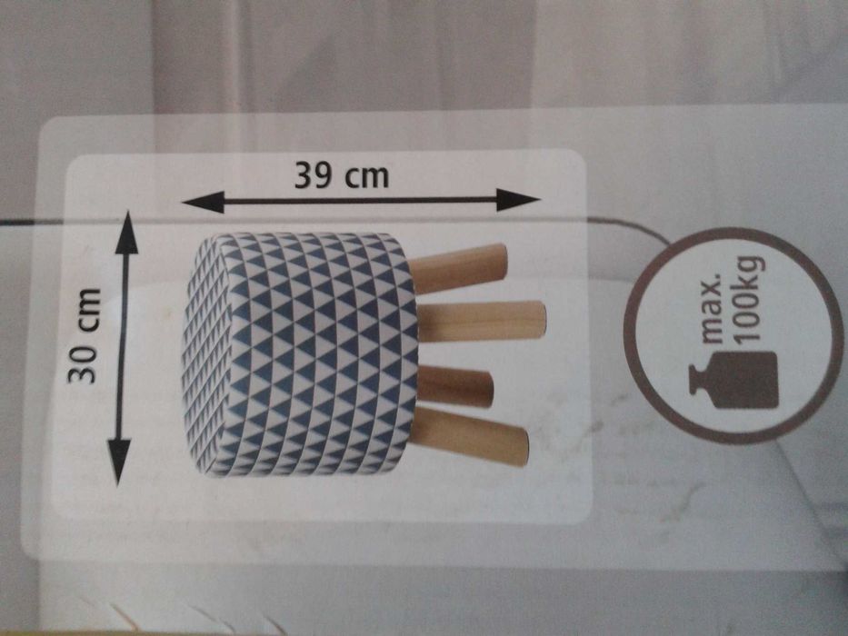 Нова табуретка в ретро стил.