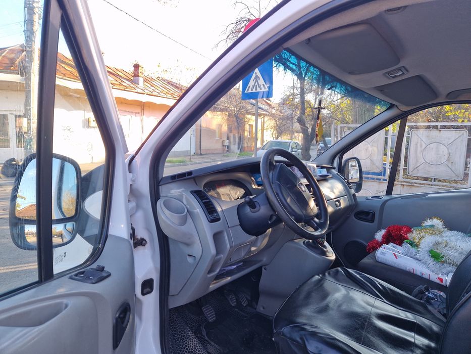 Nissan Primastar Facelift 2.0 Diesel Modelul Lung A/C 3 locuri Pilot C