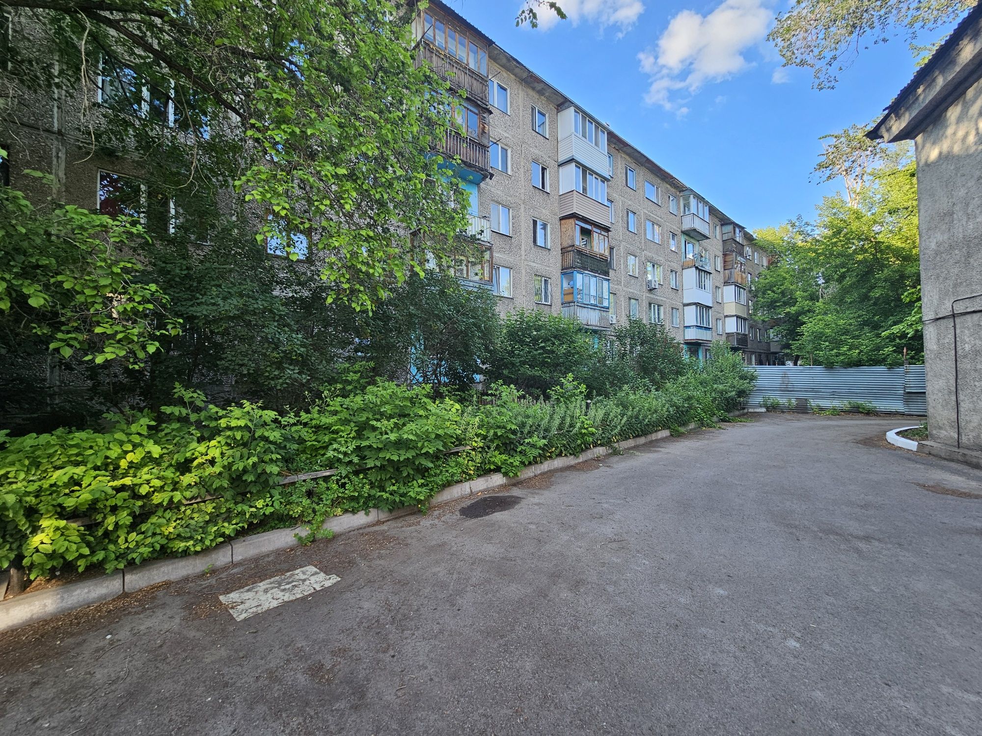 2к. Город. Продаю двухкомнатную квартиру в центре на пр.Абдирова, д.23