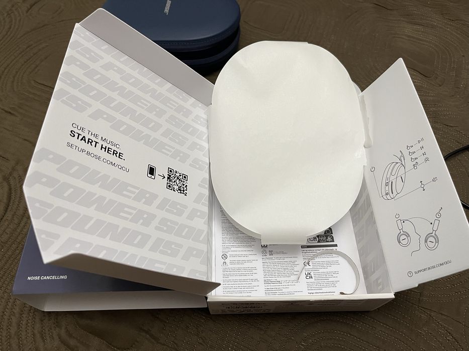 Bose Quietcomfort Ultra Headphones - Lunar Blue