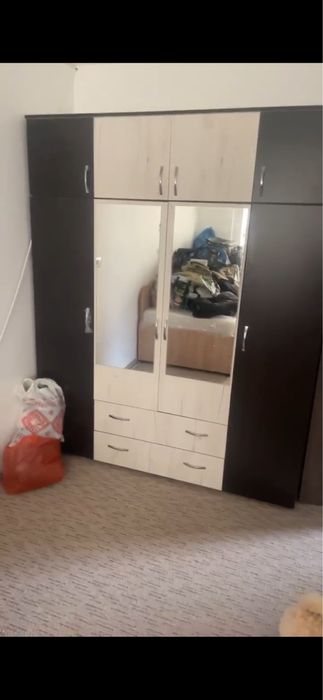 Vînd set de dormitor si un pat individual