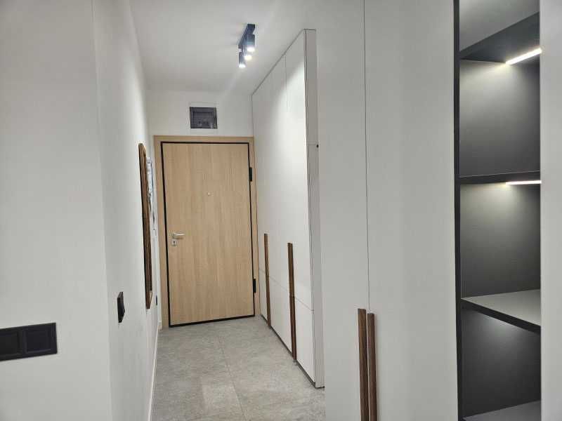 Едностаен, под наем в кв. Карпузица с вкл. паркомясто и входни такси