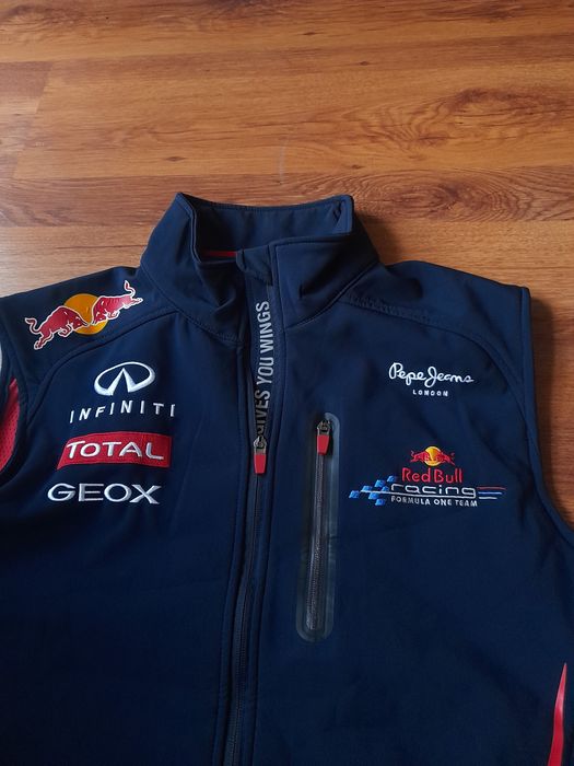 Red Bull Racing Formula мъжки елек L размер.