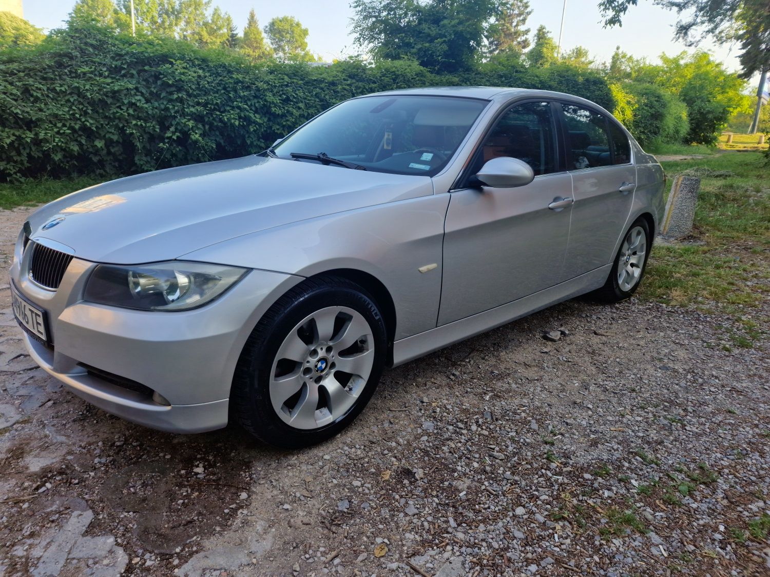 BMW 325i бензин Е90