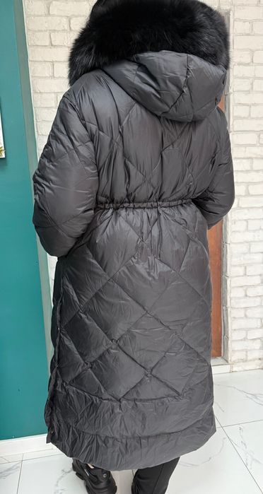 Дамско дълго яке с естествен косъм на качулка