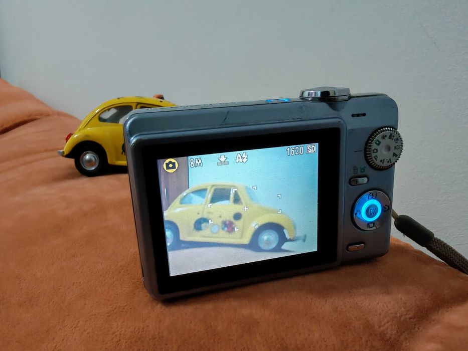 фотоапарат Praktica luxmedia 8303 8.2МРх 
редакция