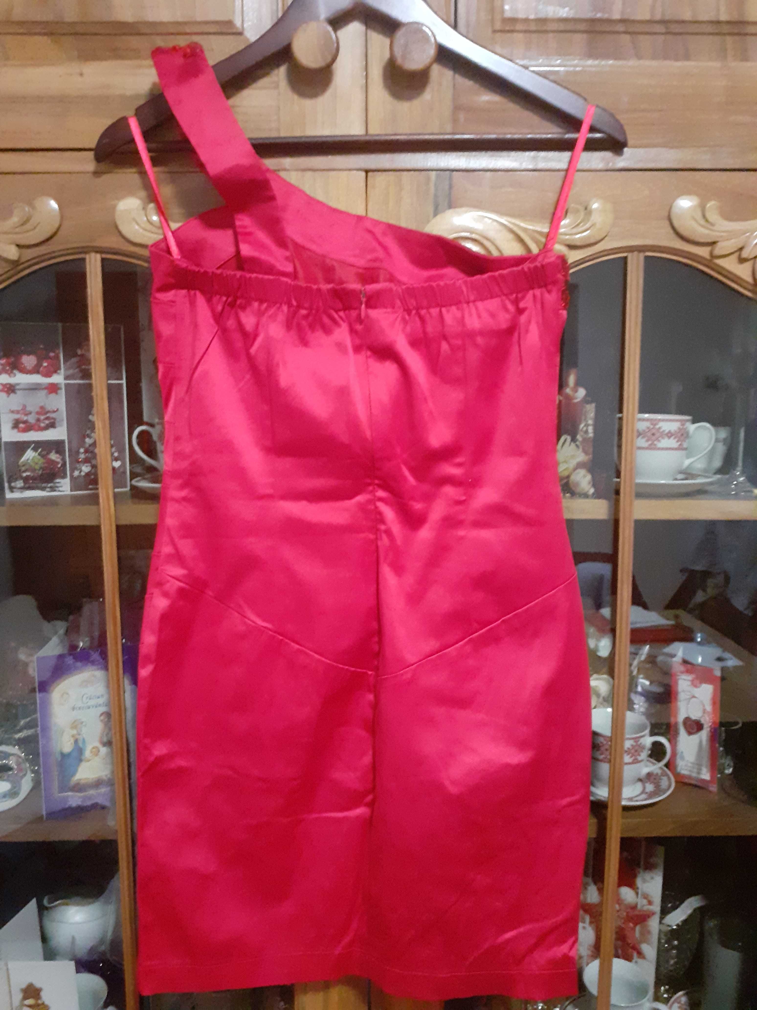 Rochie roșie, de ocazie mărimea S-M