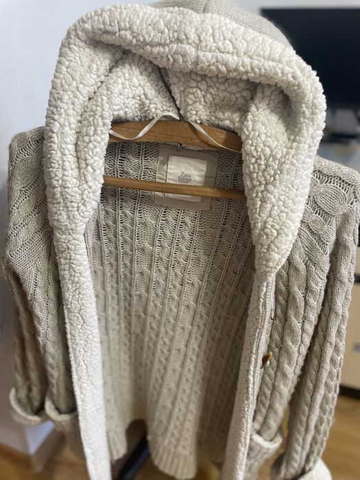 Cardigan Zara crem cu gluga