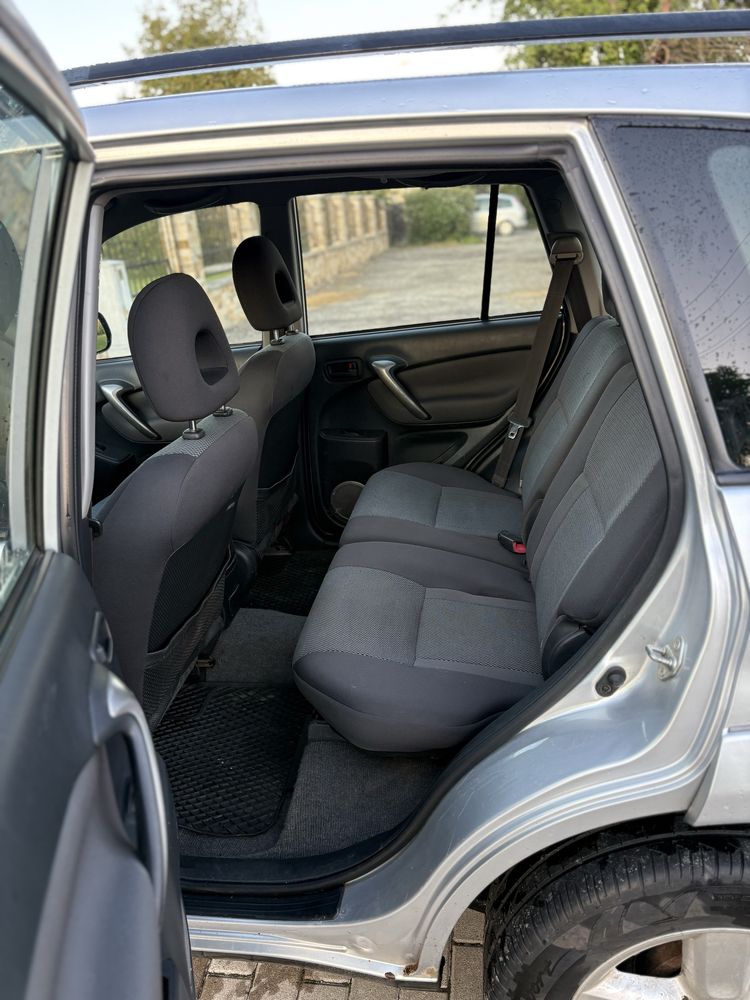 TOYOTA RAV4 4x4 2.0 diesel